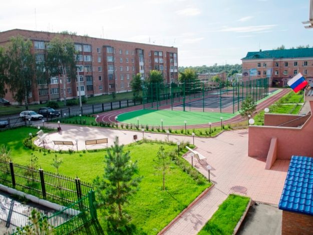 Спортивная площадка